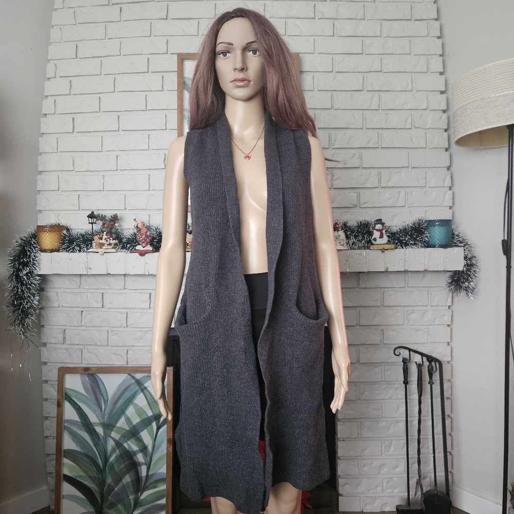 Aritzia WILFRED Gray Sleeveless Open Sweater Cardigan Vest Long Line 100% Wool